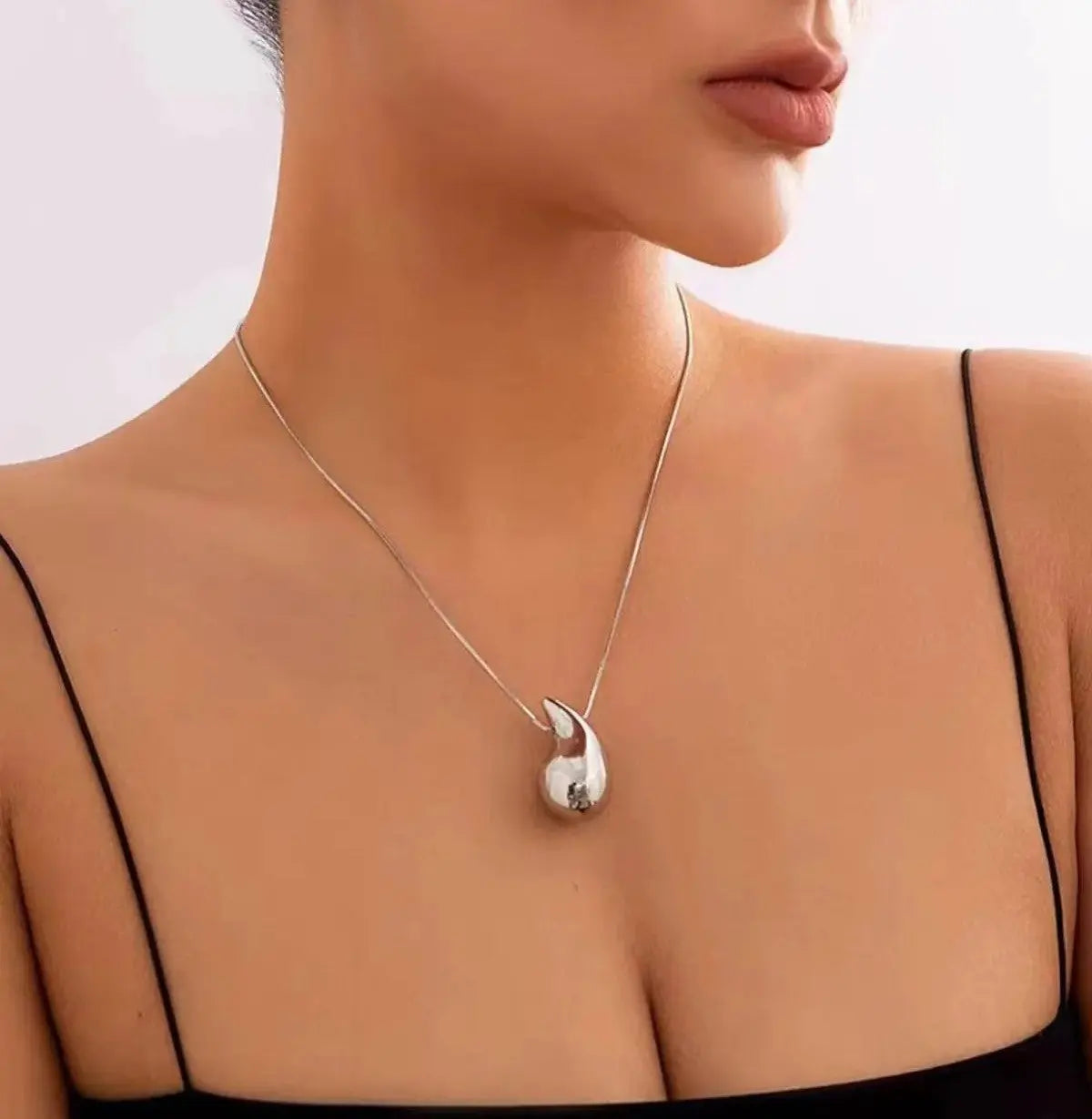 *Collier Pendentif Goutte d'Eau - Acier Doré ou Argenté au choix YOPHIY CURVES